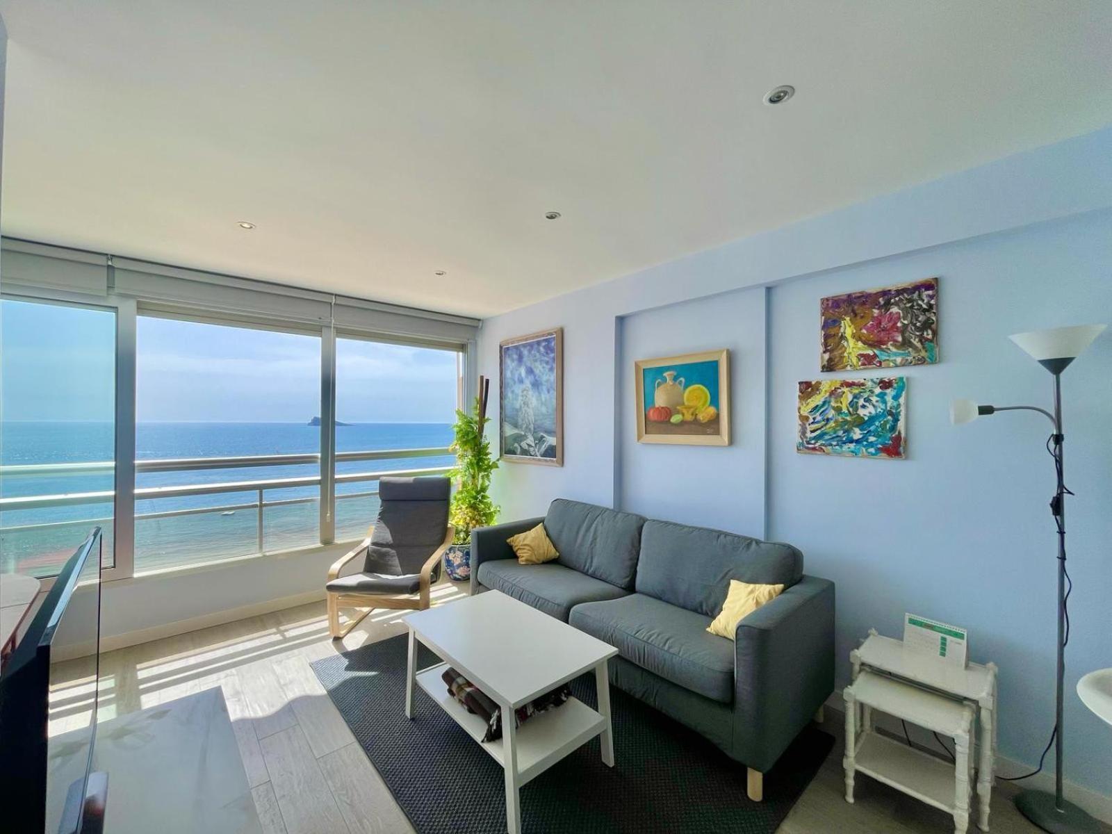 Carolina Seafront Levante Apartment Benidorm